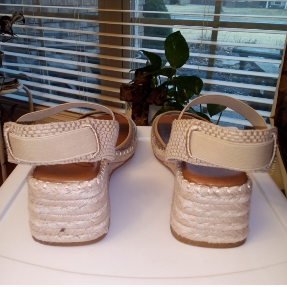 Zodiac Stylish Espadrille Sandals Women's 8  Tan Cream Brown Wedge 2.5 EUC - Picture 4 of 8